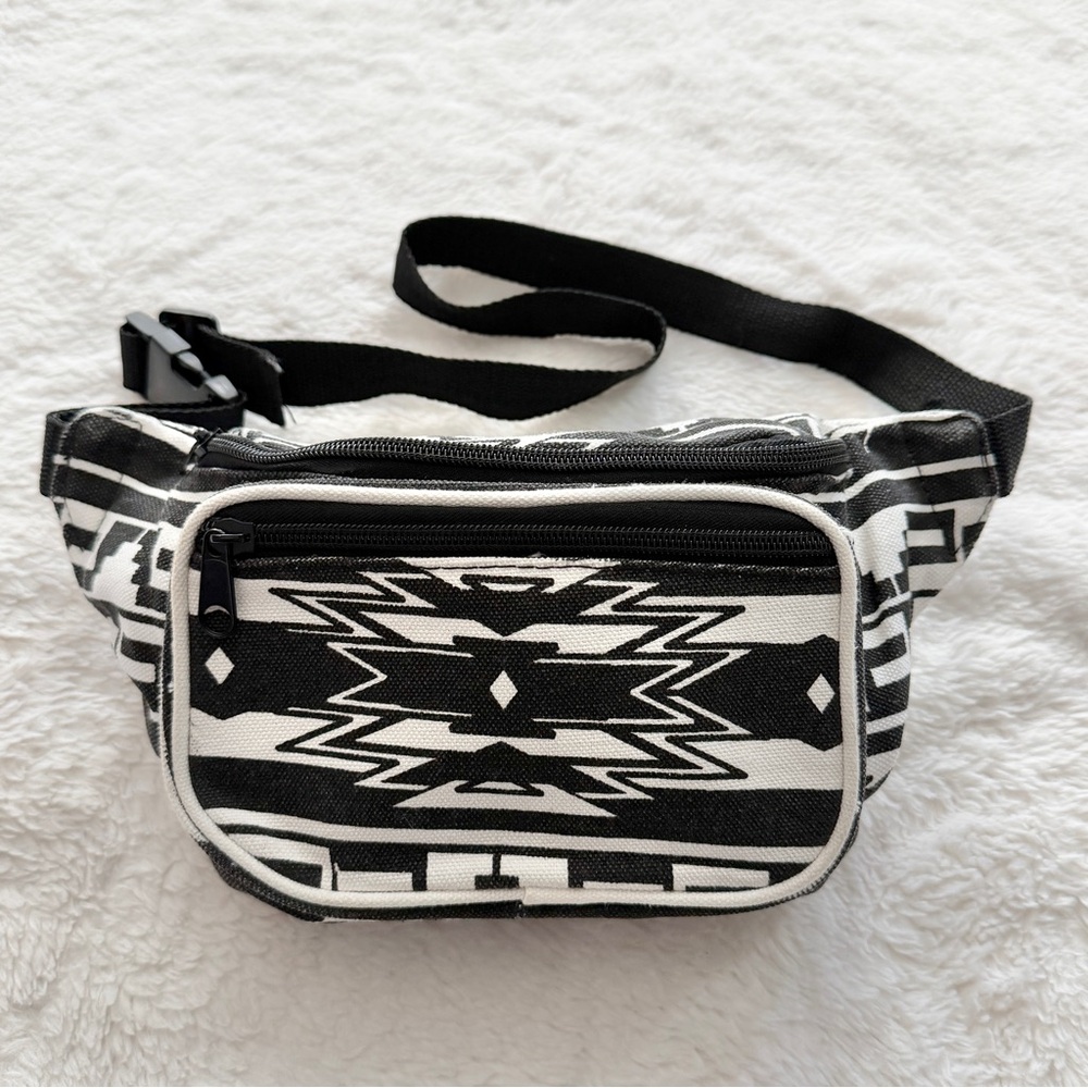 Forever 21 Tribal Print Canvas Bum Bag Fanny Pack Black White